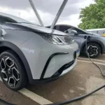 Bateria fica viciada? Mitos e verdades sobre carros elétricos e híbridos