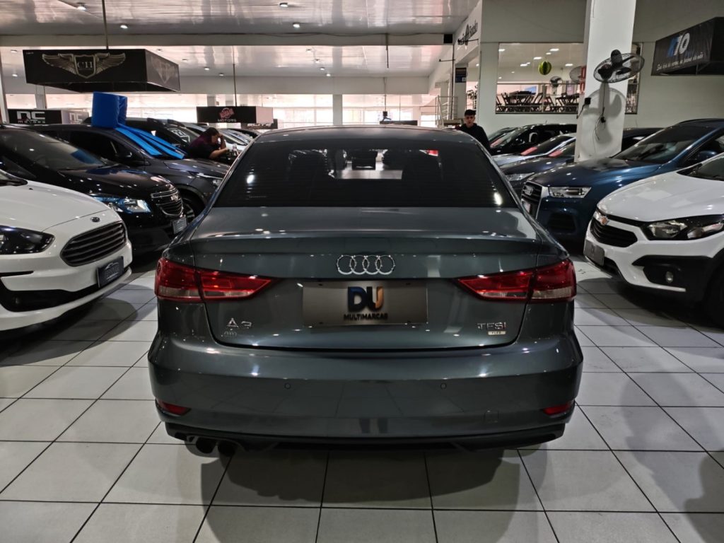 Audi A3 AMBIENTE TIPTRONIC