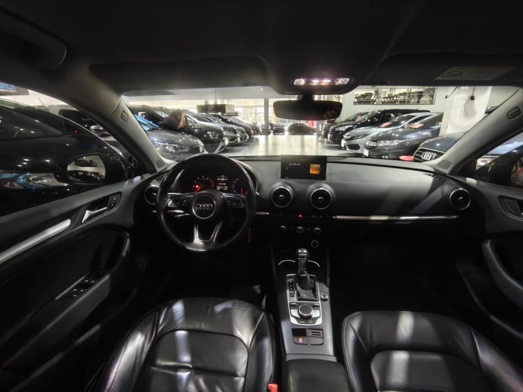 Audi A3 AMBIENTE TIPTRONIC