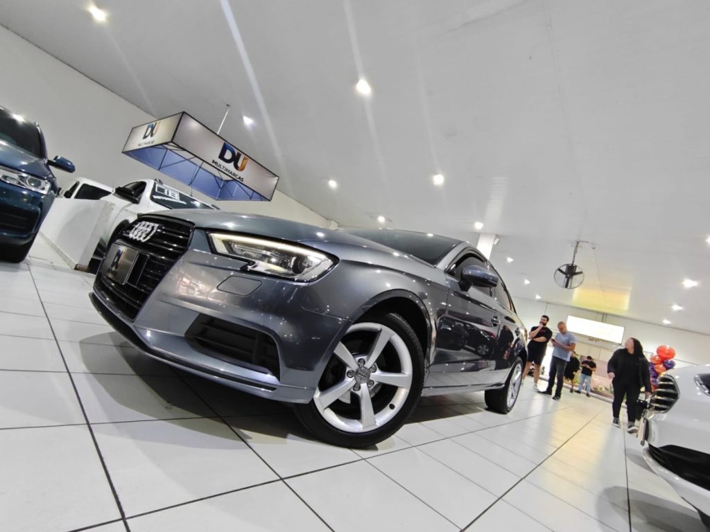 Audi A3 AMBIENTE TIPTRONIC
